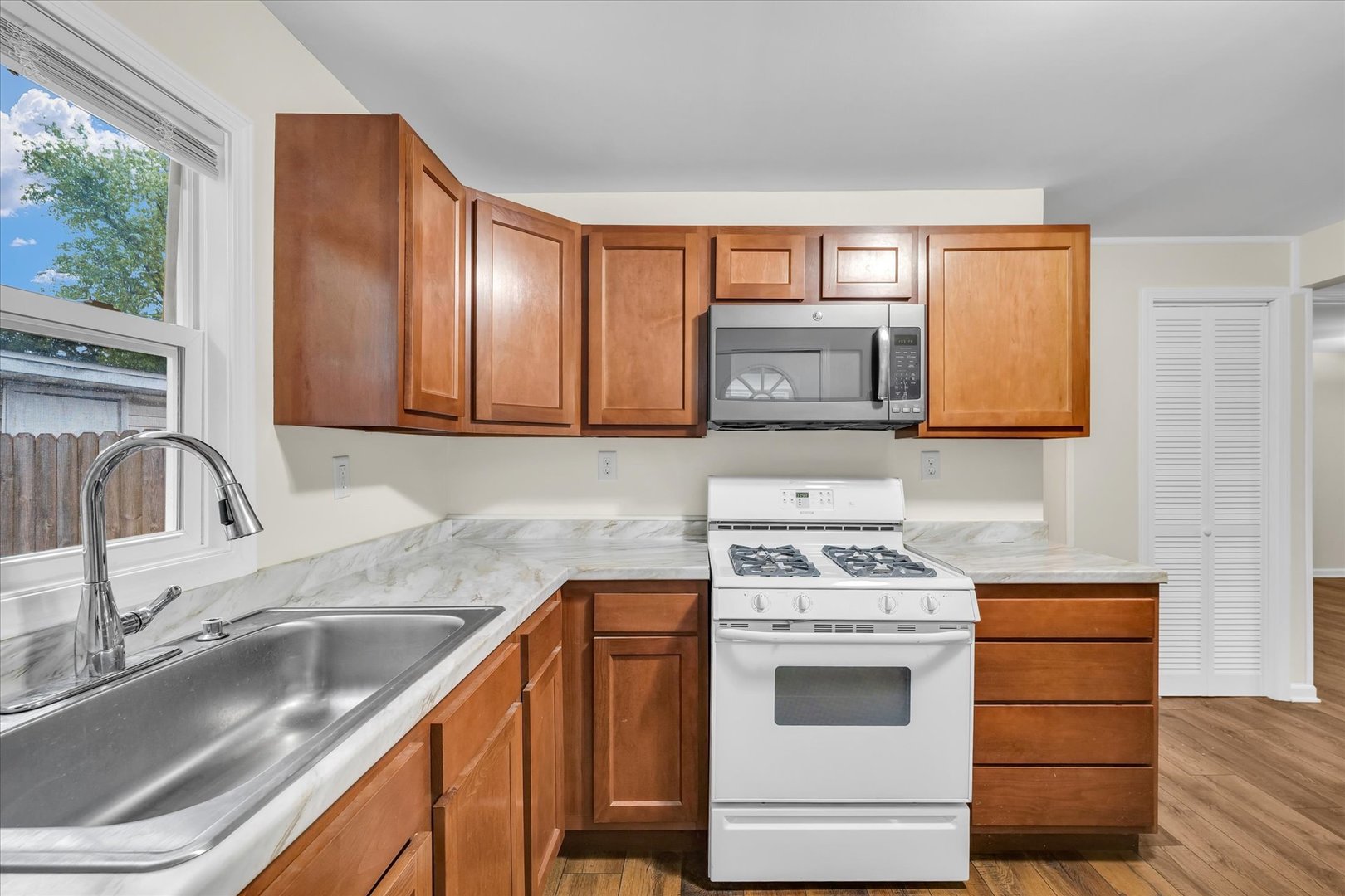 1302 West Springfield Avenue Champaign, IL 61821 - Photo 21 of 29 Gallery Image 21