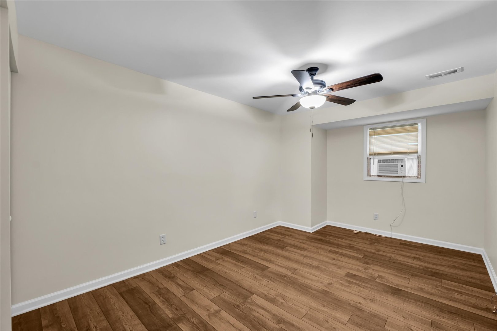 1302 West Springfield Avenue Champaign, IL 61821 - Photo 22 of 29 Gallery Image 22