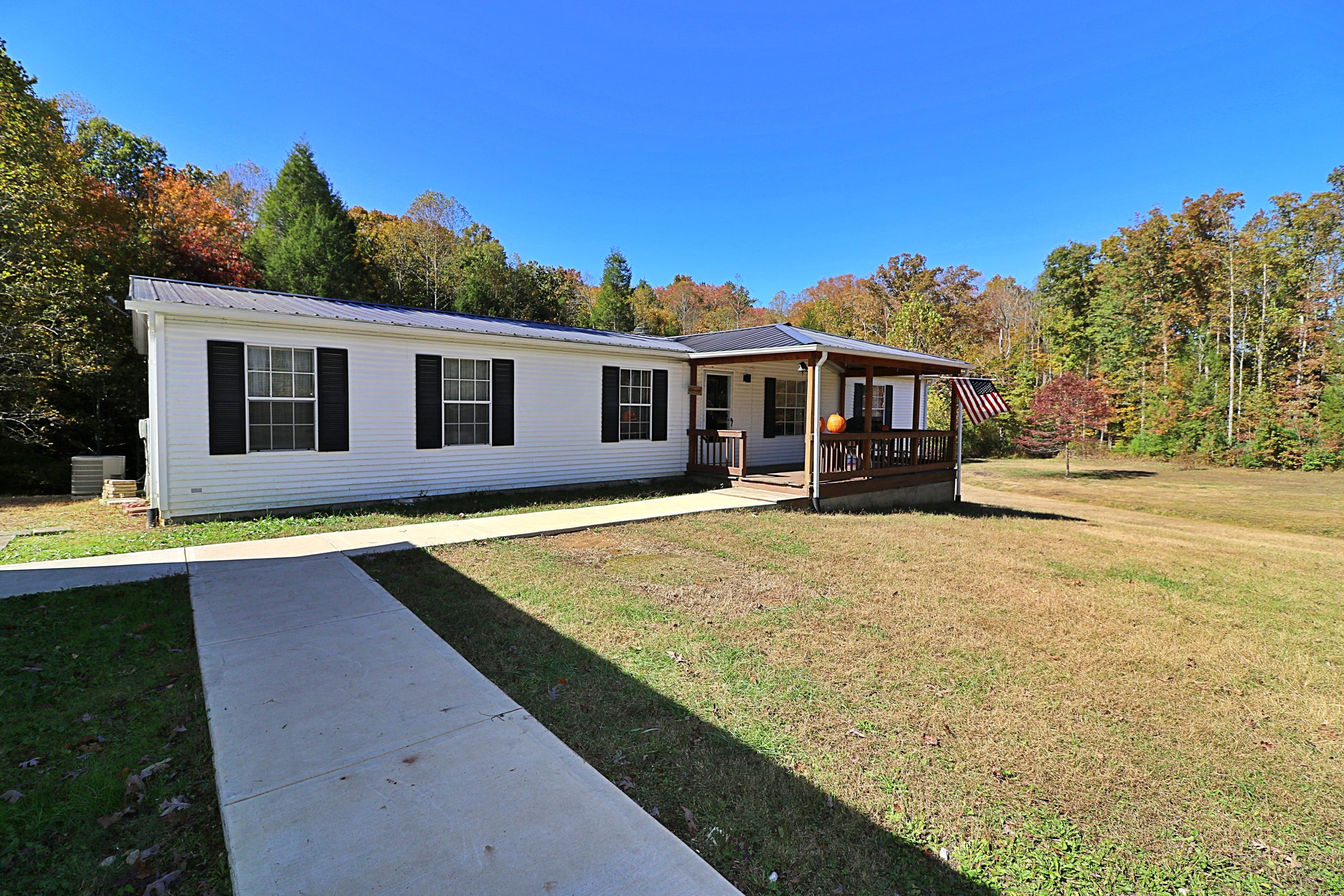 1248 Phillips Flats Road Oneida, TN 37841 - Photo 2 of 36 094A0886