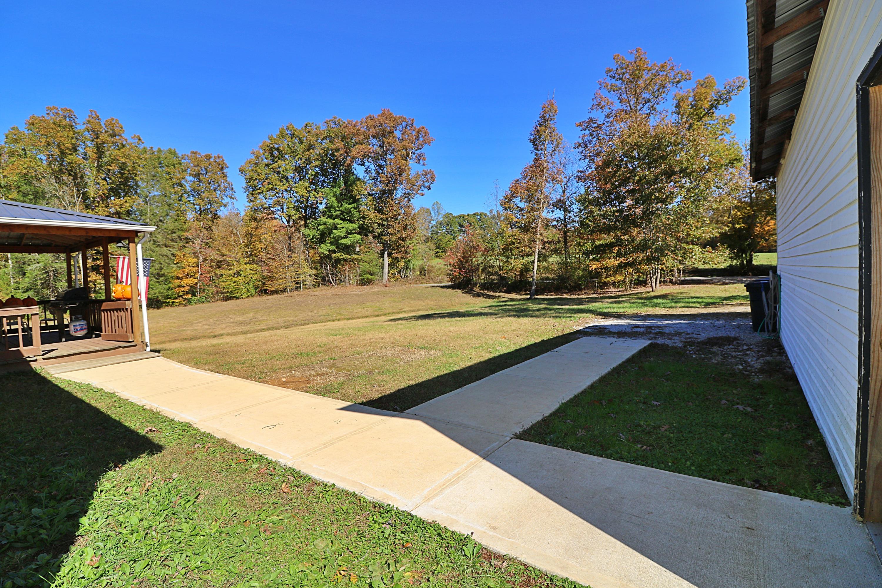 1248 Phillips Flats Road Oneida, TN 37841 - Photo 4 of 36 094A0904
