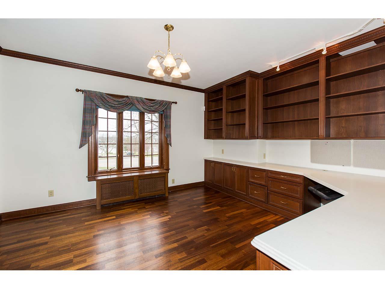 924 Ridgewood Road Rockford, IL 61107 - Photo 8 of 25 Gallery Image 8