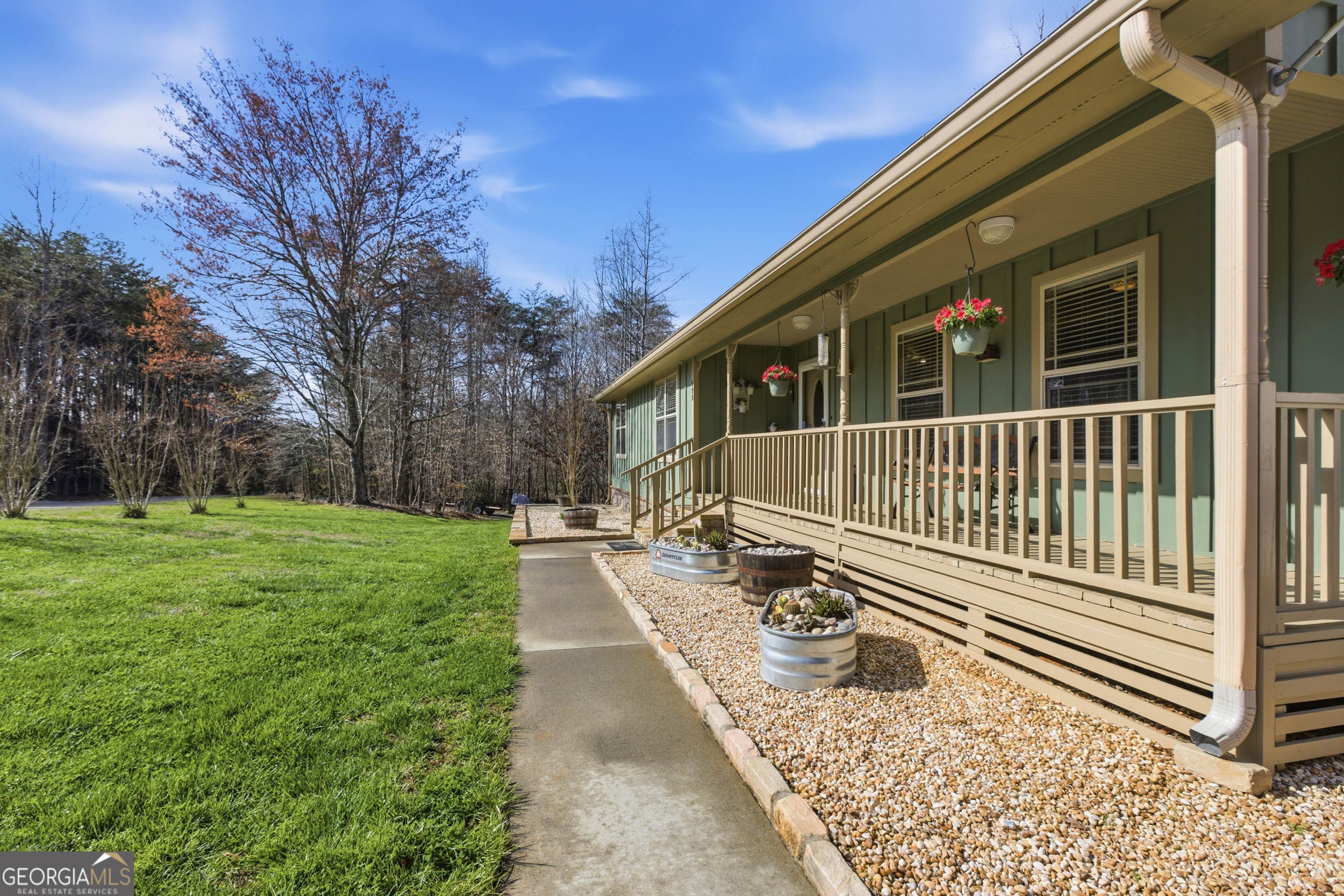498 Deer Track Road Cornelia, GA 30531 - Photo 4 of 63