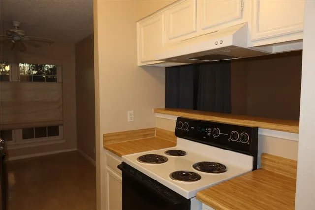 $1,650 | 4159 Steck Avenue, Unit 148, Austin, TX 78759