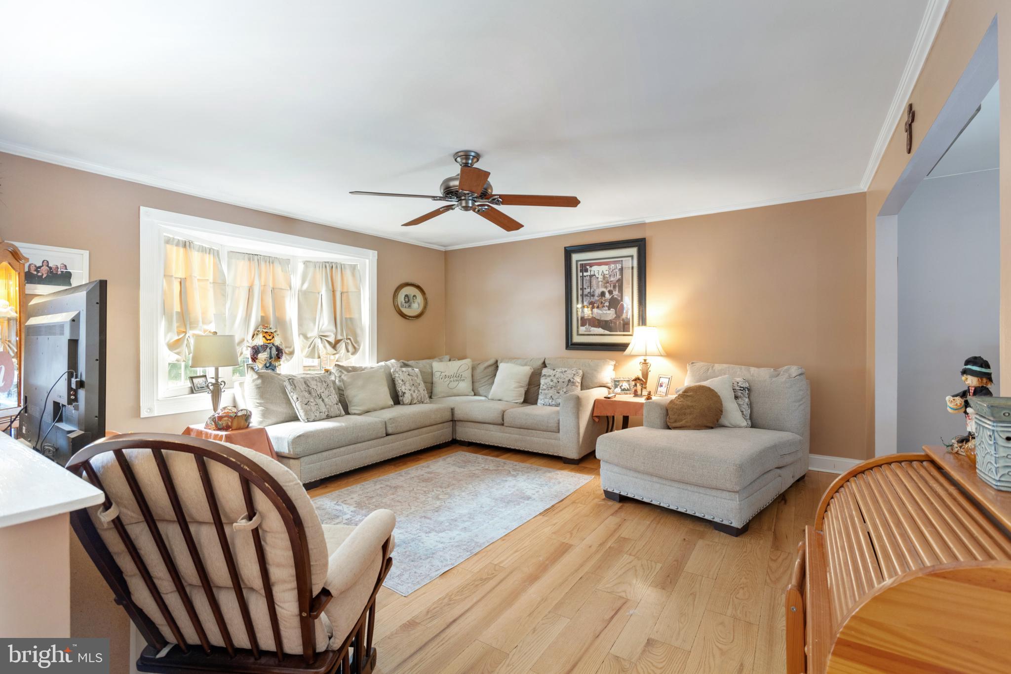 1727 Mill Road Upper Chichester, PA 19061 - Photo 4 of 26