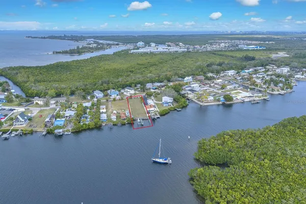 $575,000 | 3304 West Shell Point Road, Ruskin, FL 33570