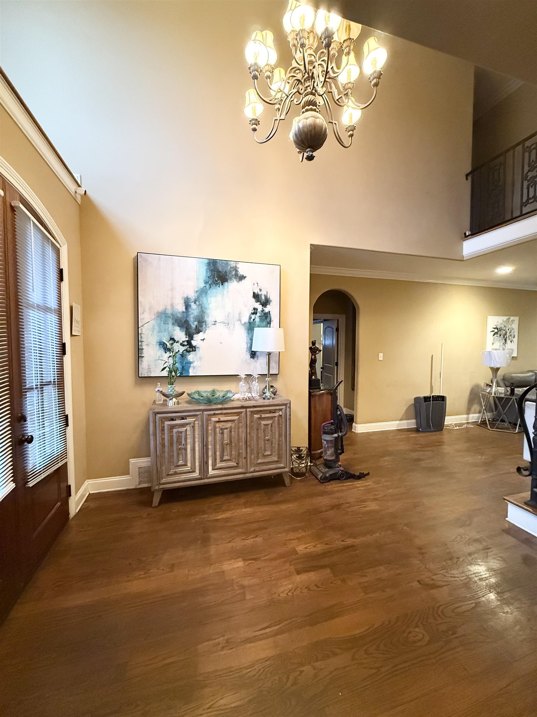 4447 Whisper Spring Drive Collierville, TN 38017 - Photo 3 of 4 a view of a livingroom with furniture