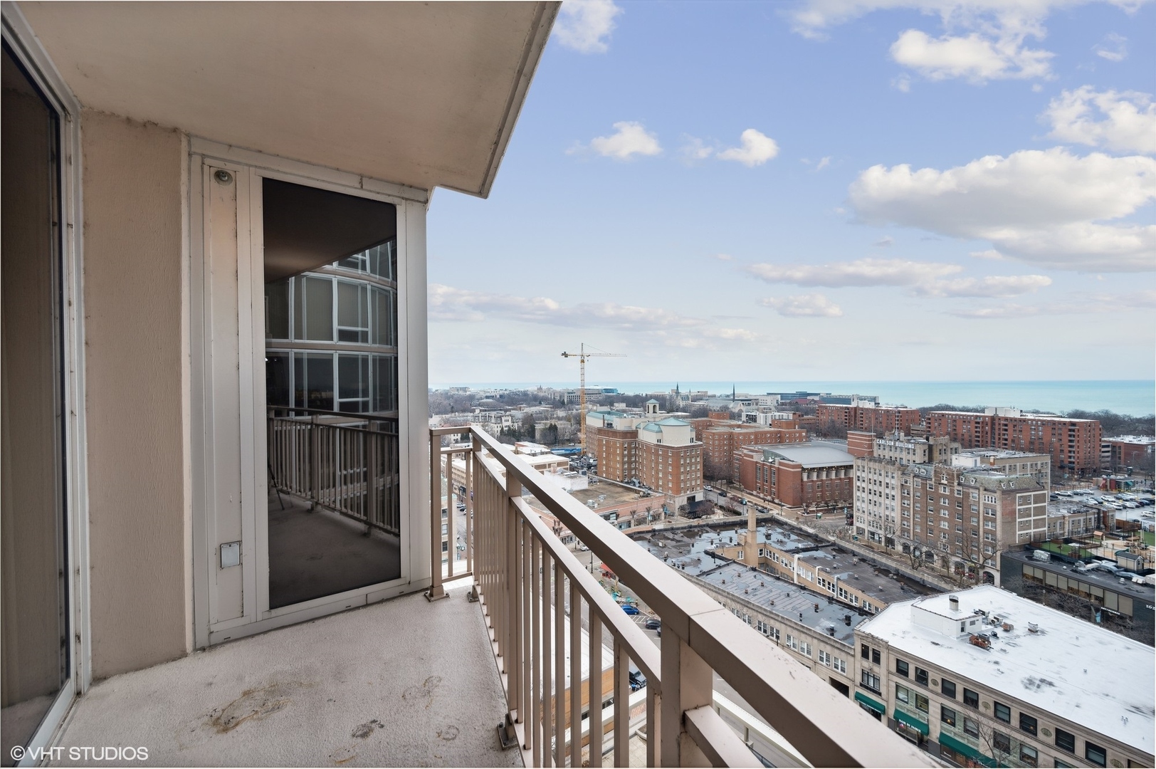 807 Davis Street, Unit 1610 Evanston, IL 60201 - Photo 17 of 19 a picture of city view