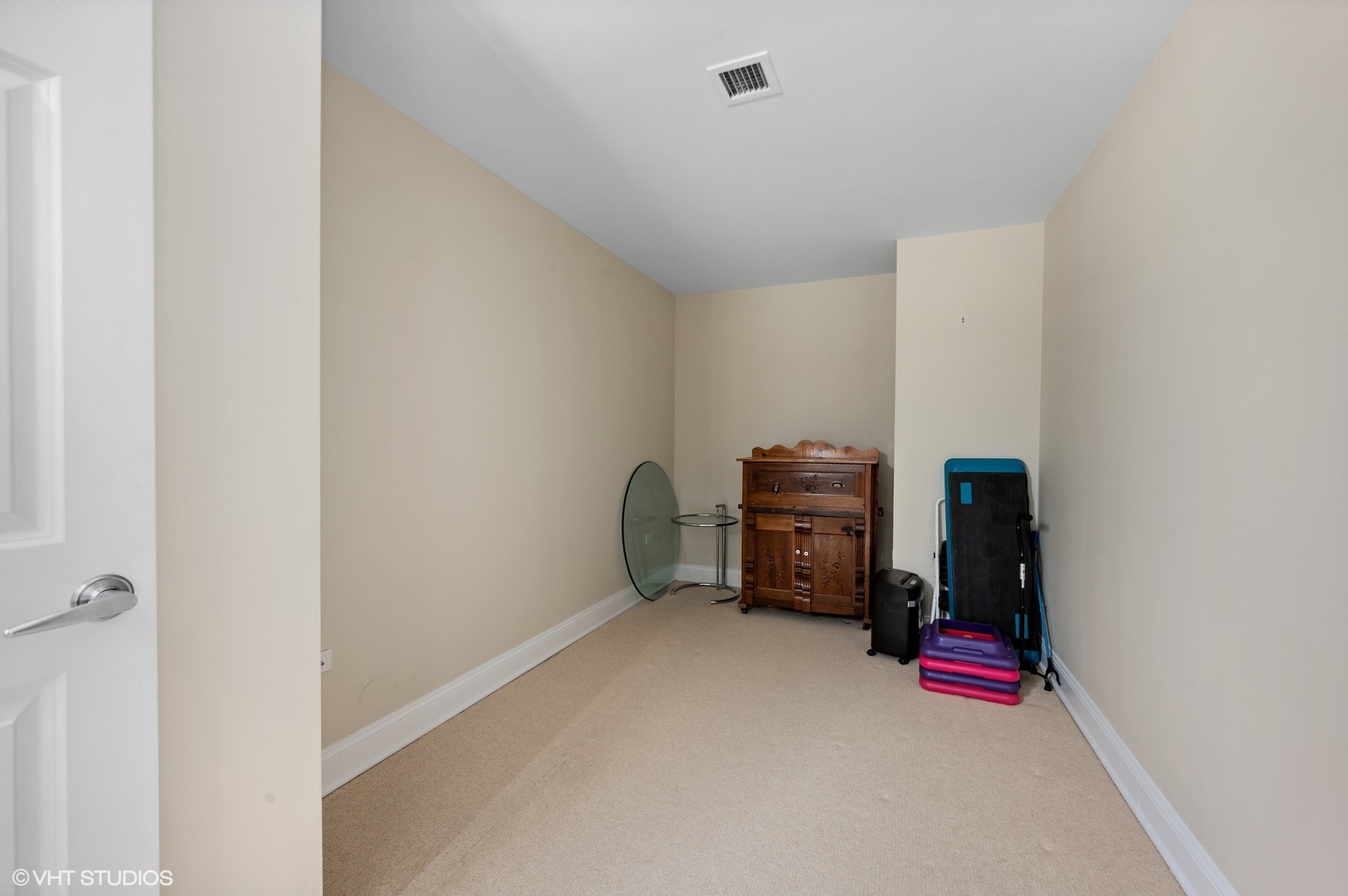 807 Davis Street, Unit 1610 Evanston, IL 60201 - Photo 10 of 19 a room with storage and utility