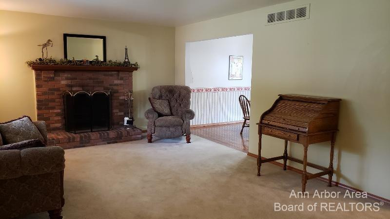 21620 Georgetown Road Woodhaven, MI 48183 - Photo 4 of 31 Photo 4