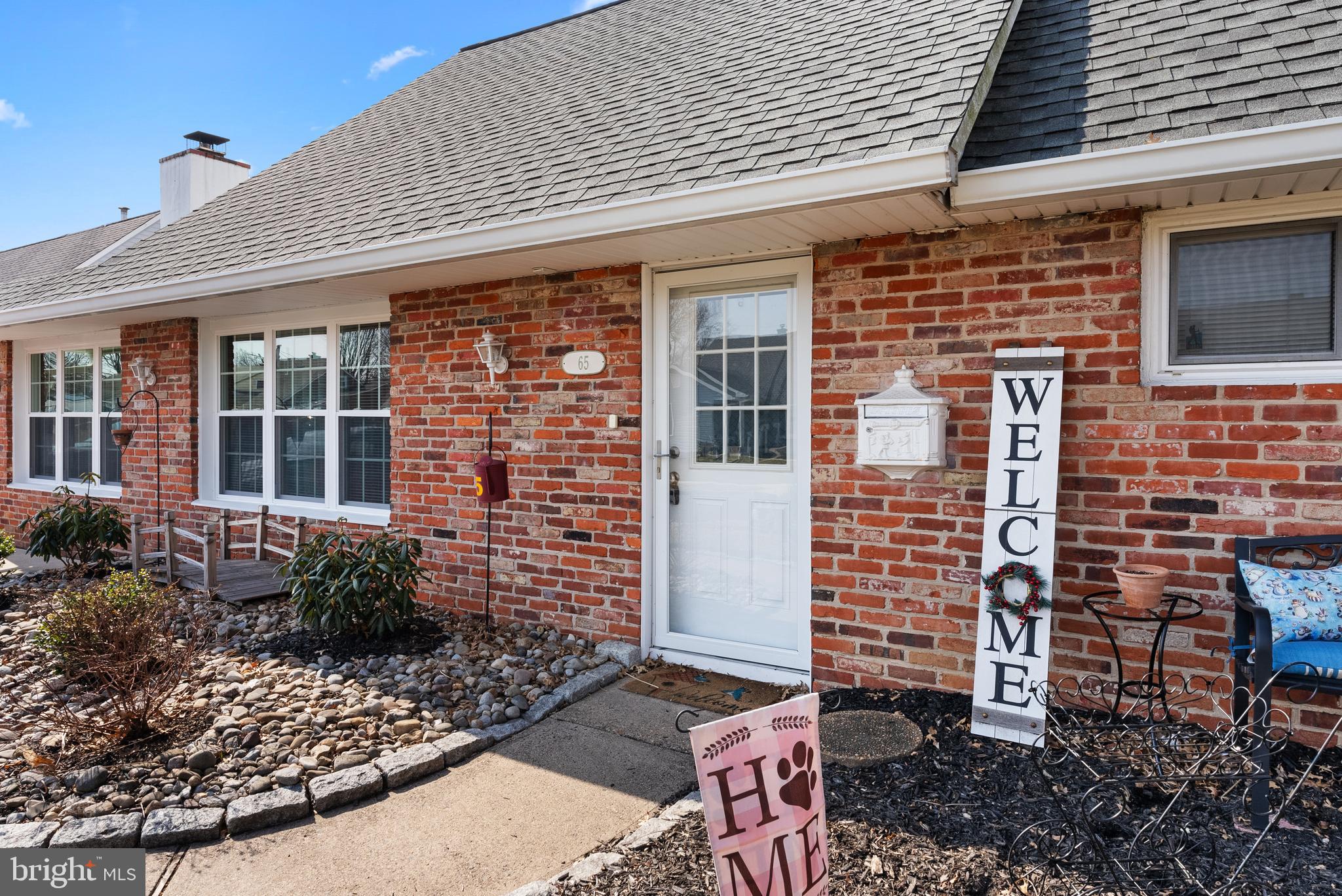 65 Cardinal Road Levittown, PA 19057 - Photo 3 of 29