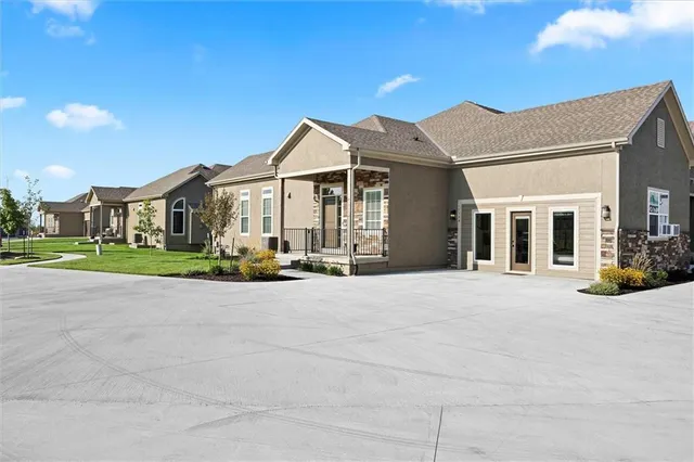 $502,000 | 17394 South Raintree Drive, Unit BLDG I 33, Olathe, KS 66062