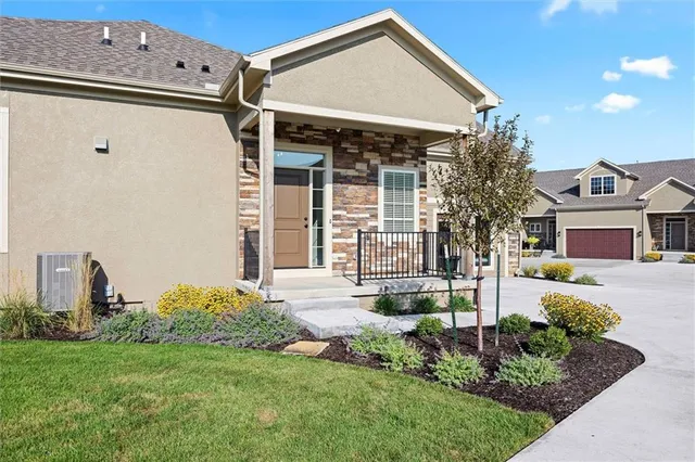 $502,000 | 17394 South Raintree Drive, Unit BLDG I 33, Olathe, KS 66062