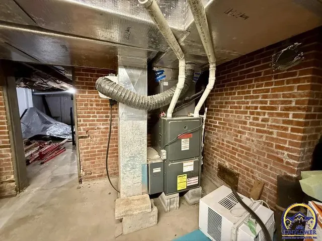 $329,000 | 210 North 8th Street, Hiawatha, KS 66434