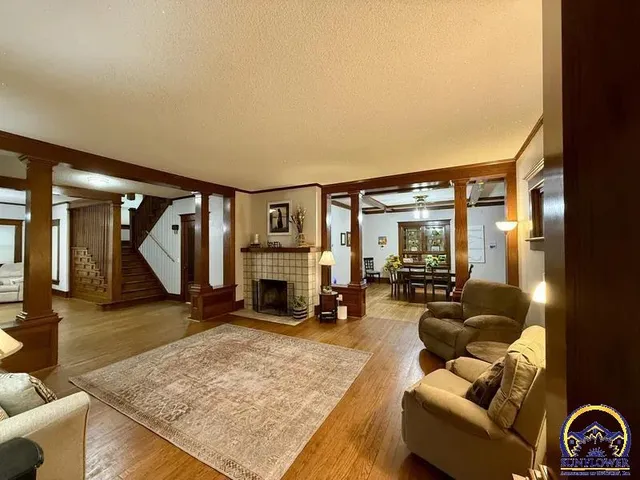 $329,000 | 210 North 8th Street, Hiawatha, KS 66434