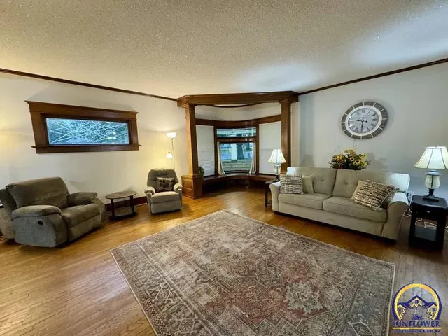 $329,000 | 210 North 8th Street, Hiawatha, KS 66434