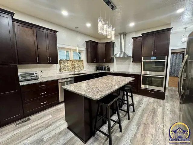 $329,000 | 210 North 8th Street, Hiawatha, KS 66434