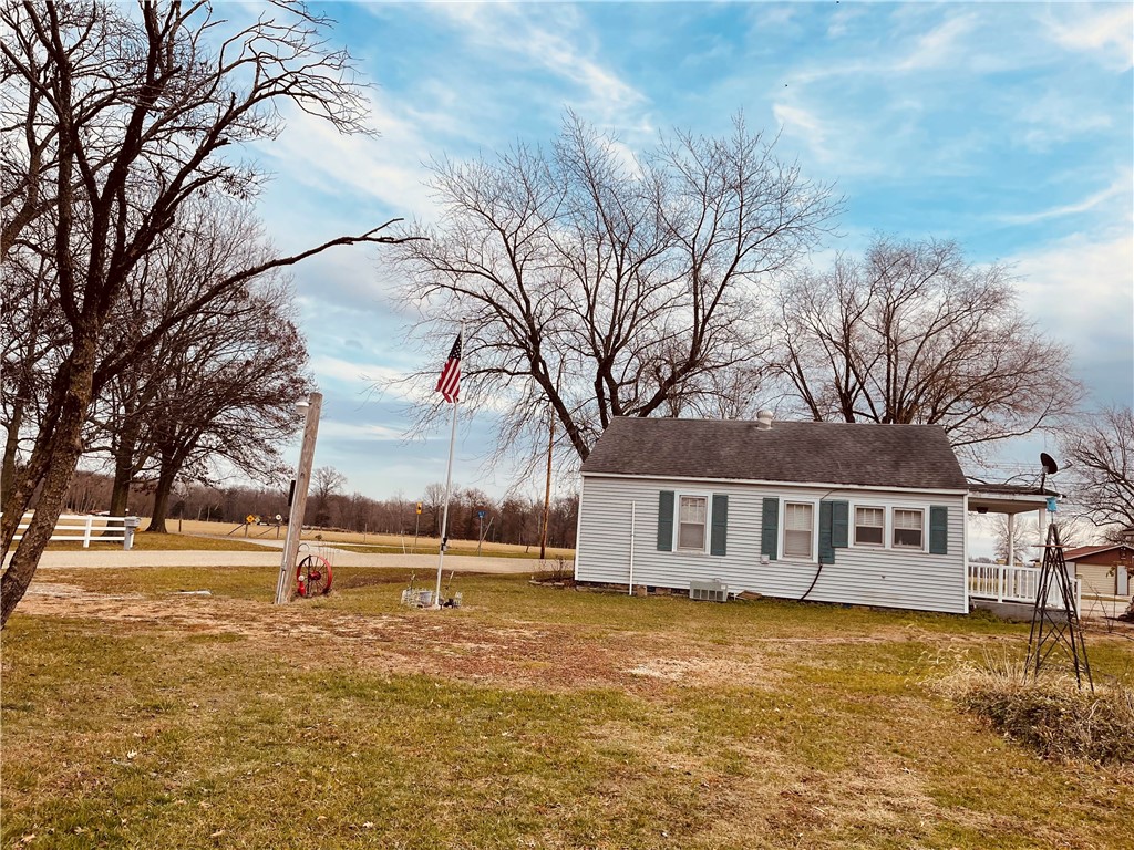 911 Ash Street Edgewood, IL 62426 - Photo 4 of 18