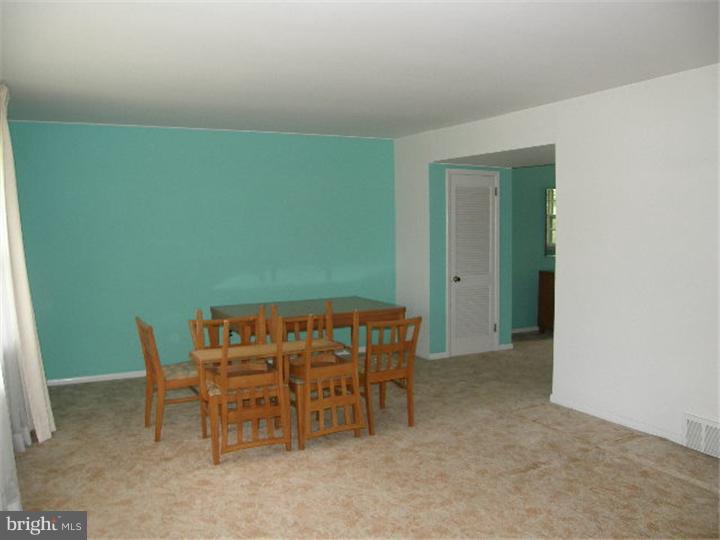 1249 Hoffman Road Ambler, PA 19002 - Photo 5 of 14 Gallery Image 5