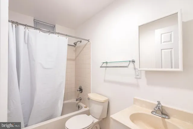 $1,100,000 | 1332 North Capitol Street Northwest, Washington, DC 20002