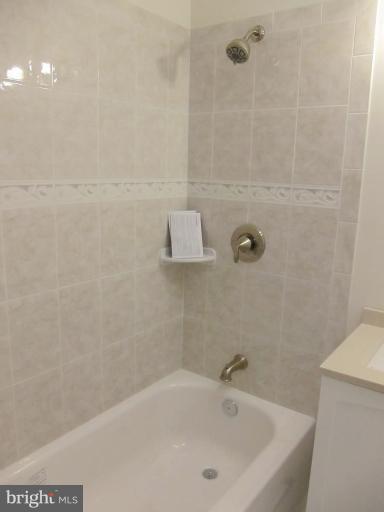 5507 Rolling Road Springfield, VA 22151 - Photo 15 of 17 Bath