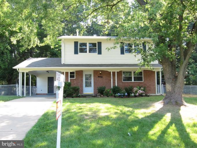 5507 Rolling Road Springfield, VA 22151 - Photo 17 of 17 Exterior (Front)