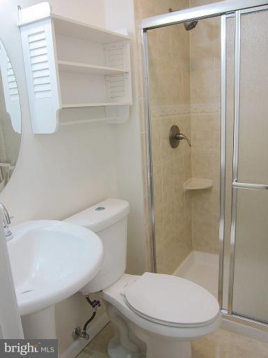 5507 Rolling Road Springfield, VA 22151 - Photo 3 of 17 Bath (Master)