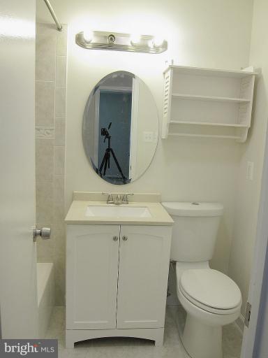 5507 Rolling Road Springfield, VA 22151 - Photo 7 of 17 Bath