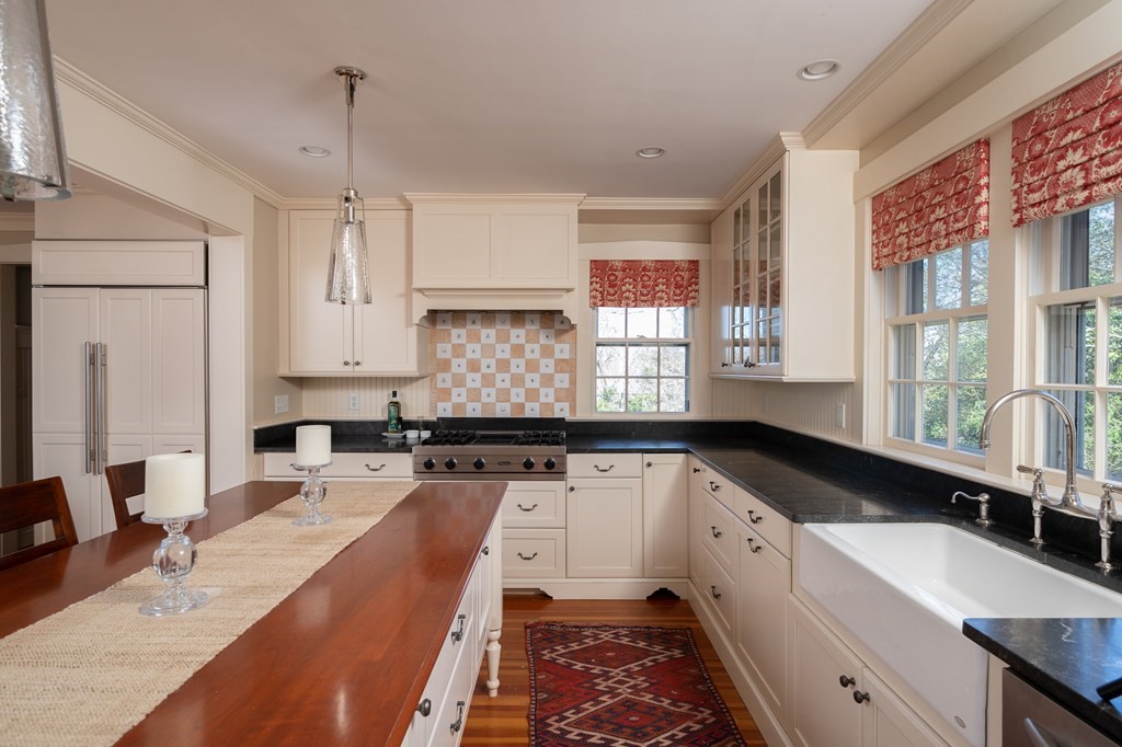 35 Booth Hill Road Scituate, MA 02066 - Photo 7 of 40 Gallery Image 7