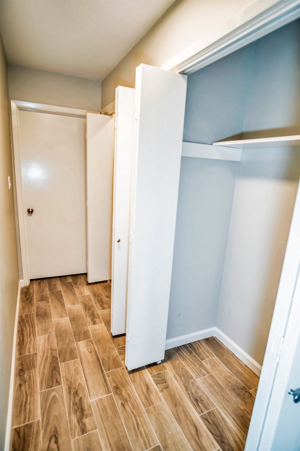 1715 Capstan Road Houston, TX 77062 - Photo 19 of 40 a view of an empty room