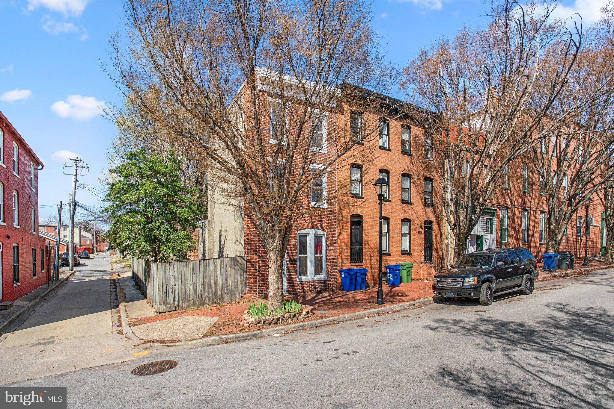 106 Scott Street Baltimore, MD 21201 - Photo 2 of 40 a view of a building with a street view