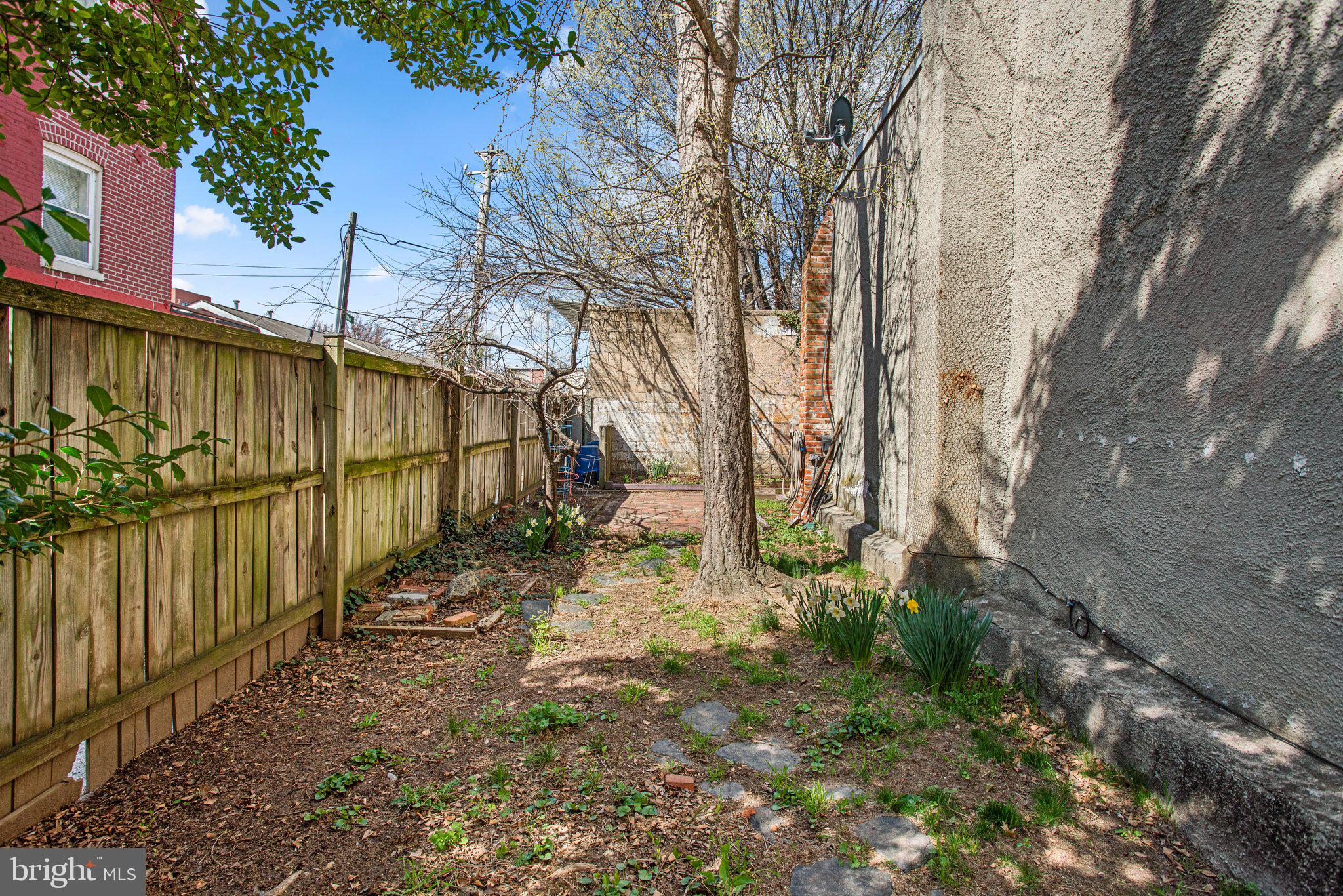 106 Scott Street Baltimore, MD 21201 - Photo 34 of 40 a view of a backyard
