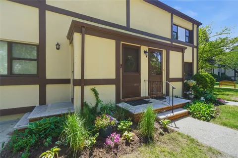 $355,000 | 286 Cherry Valley Avenue, Unit A2, Garden City, NY 11530