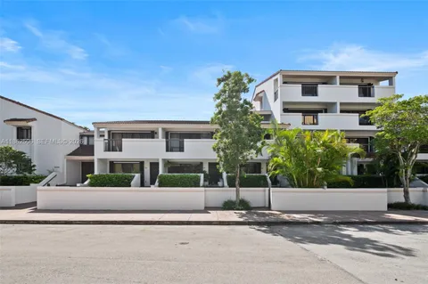 $990,000 | 2600 Cardena Street, Unit 11, Coral Gables, FL 33134