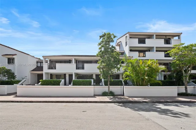 $990,000 | 2600 Cardena Street, Unit 11, Coral Gables, FL 33134