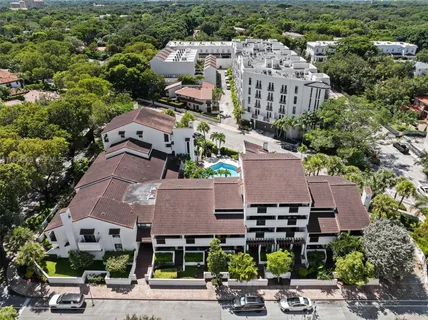 $990,000 | 2600 Cardena Street, Unit 11, Coral Gables, FL 33134