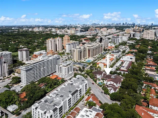 $990,000 | 2600 Cardena Street, Unit 11, Coral Gables, FL 33134