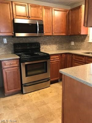 1517 Sherbrook Road South Euclid, OH 44121 - Photo 11 of 34
