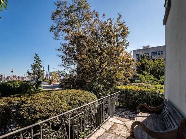 $2,400 | 7501 Boulevard East, Unit 2, North Bergen, NJ 07047