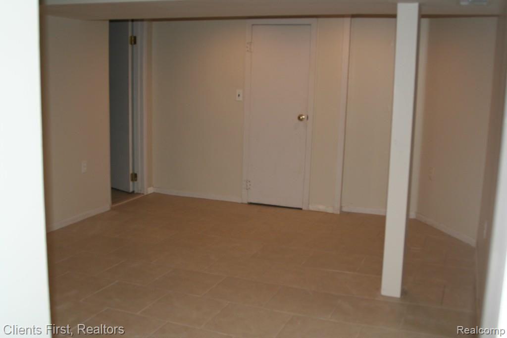 29805 Farmington Road Farmington Hills, MI 48331 - Photo 23 of 36