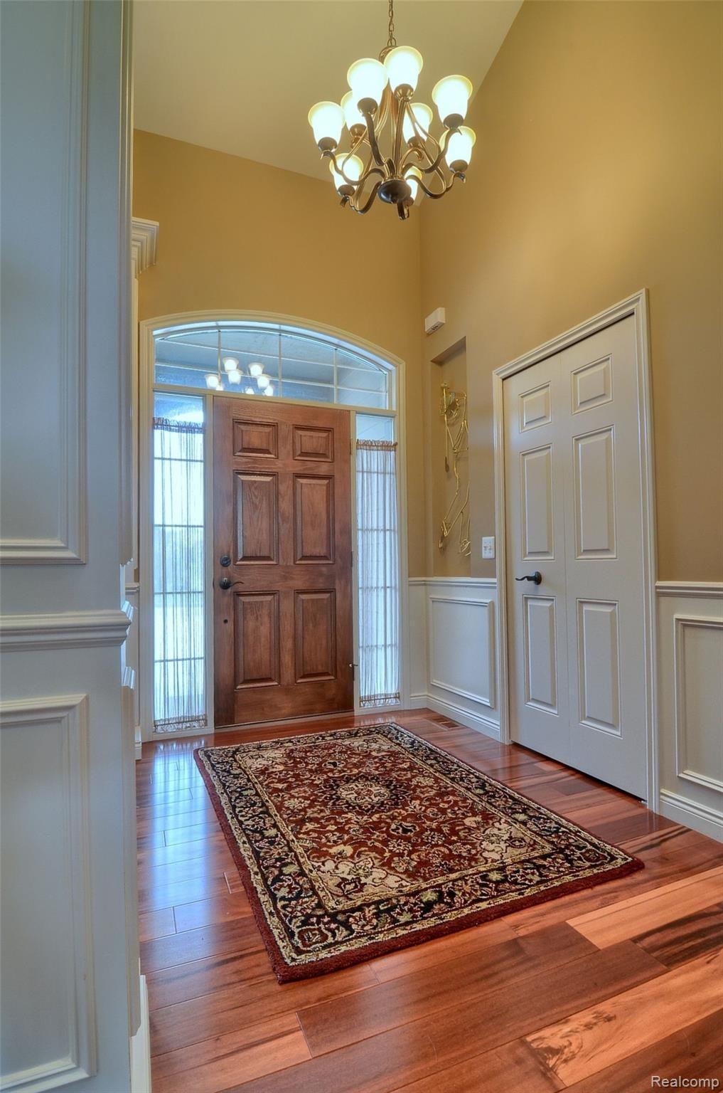 4644 Oakhurst Ridge Road Clarkston, MI 48348 - Photo 3 of 37 MOM 3 Foyer (2).jpg