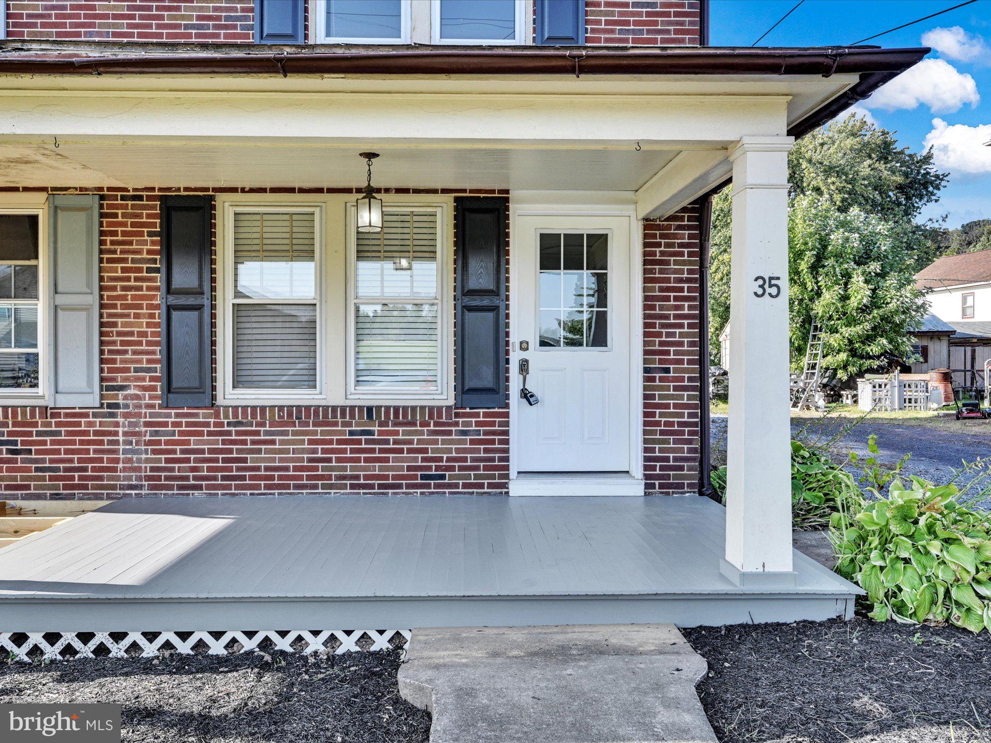 35 Bethany Road Ephrata, PA 17522 - Photo 3 of 25 Front Porch