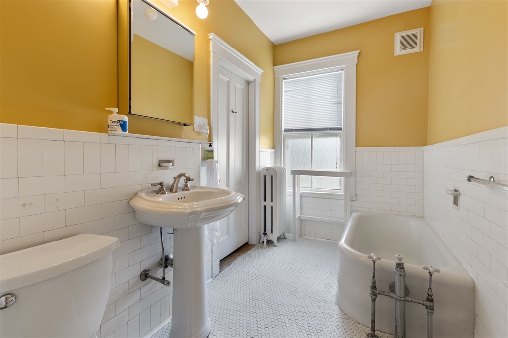 15 Myrtle Street, Unit 2 Boston, MA 02130 - Photo 15 of 34