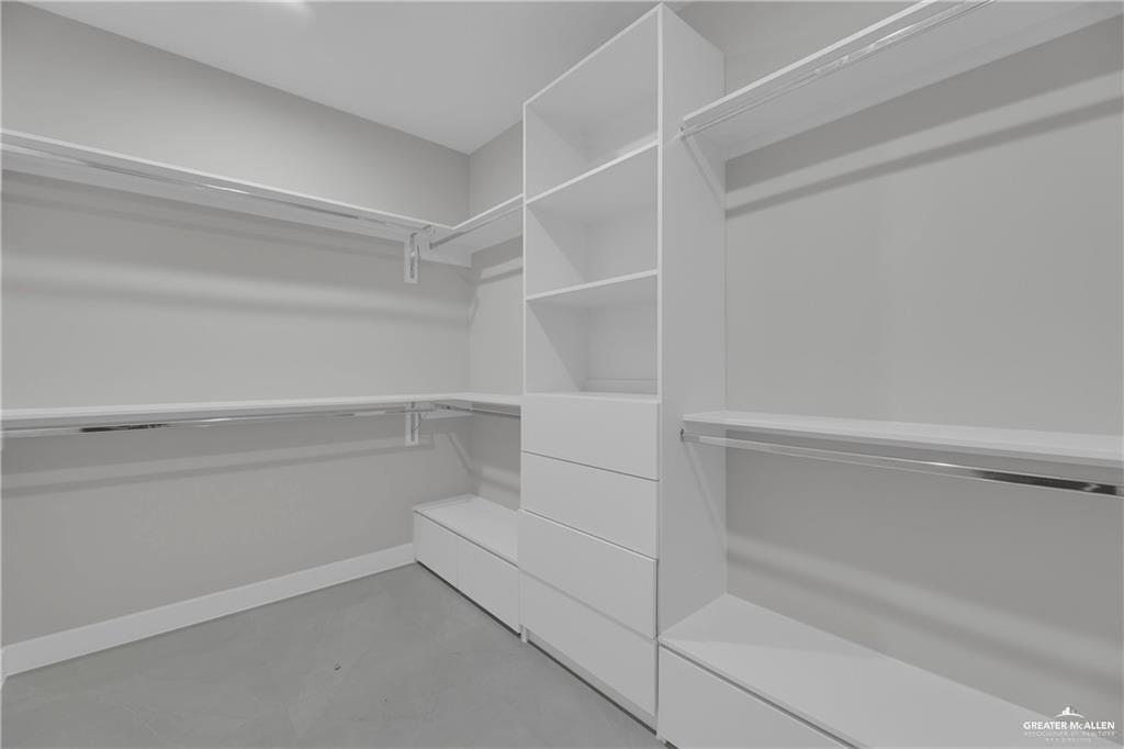 2516 Viola Street Mission, TX 78574 - Photo 13 of 17 View of spacious closet