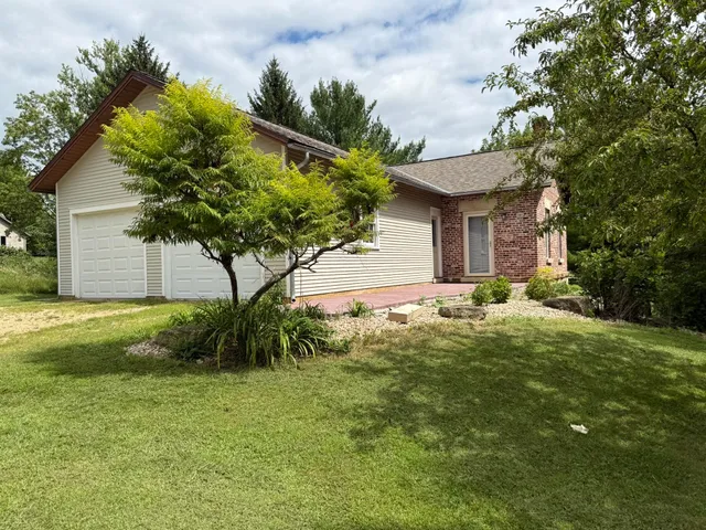 $449,900 | 149 Merry Christmas Lane, Mineral Point, WI 53565