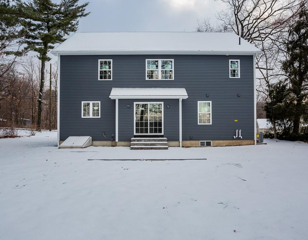 52 Bircham Street Springfield, MA 01104 - Photo 6 of 29 Gallery Image 6