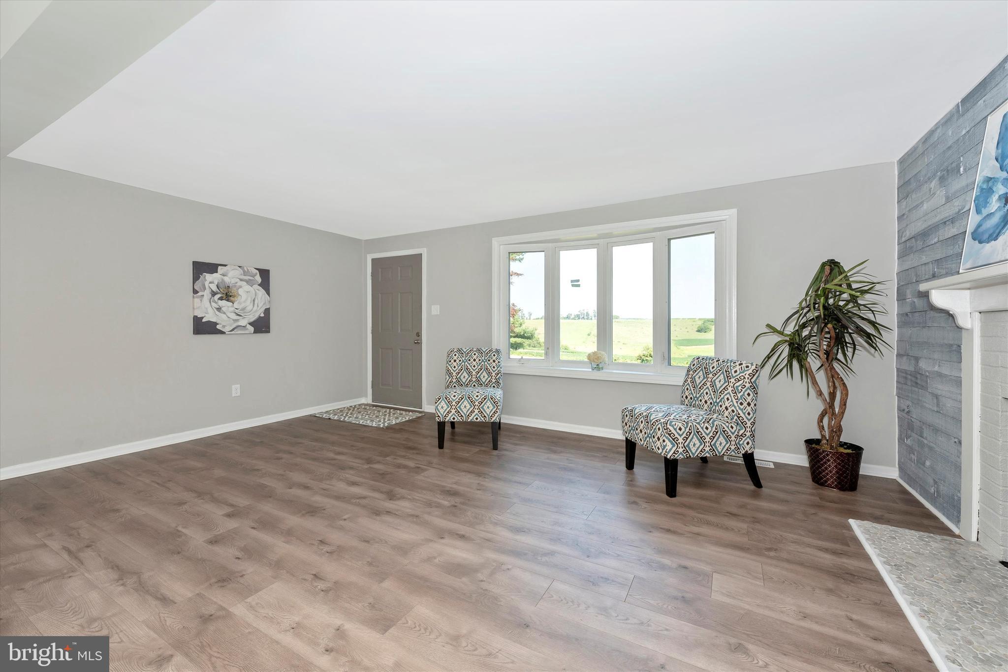 8140 Mapleville Road Mount Airy, MD 21771 - Photo 3 of 43 Living Room
