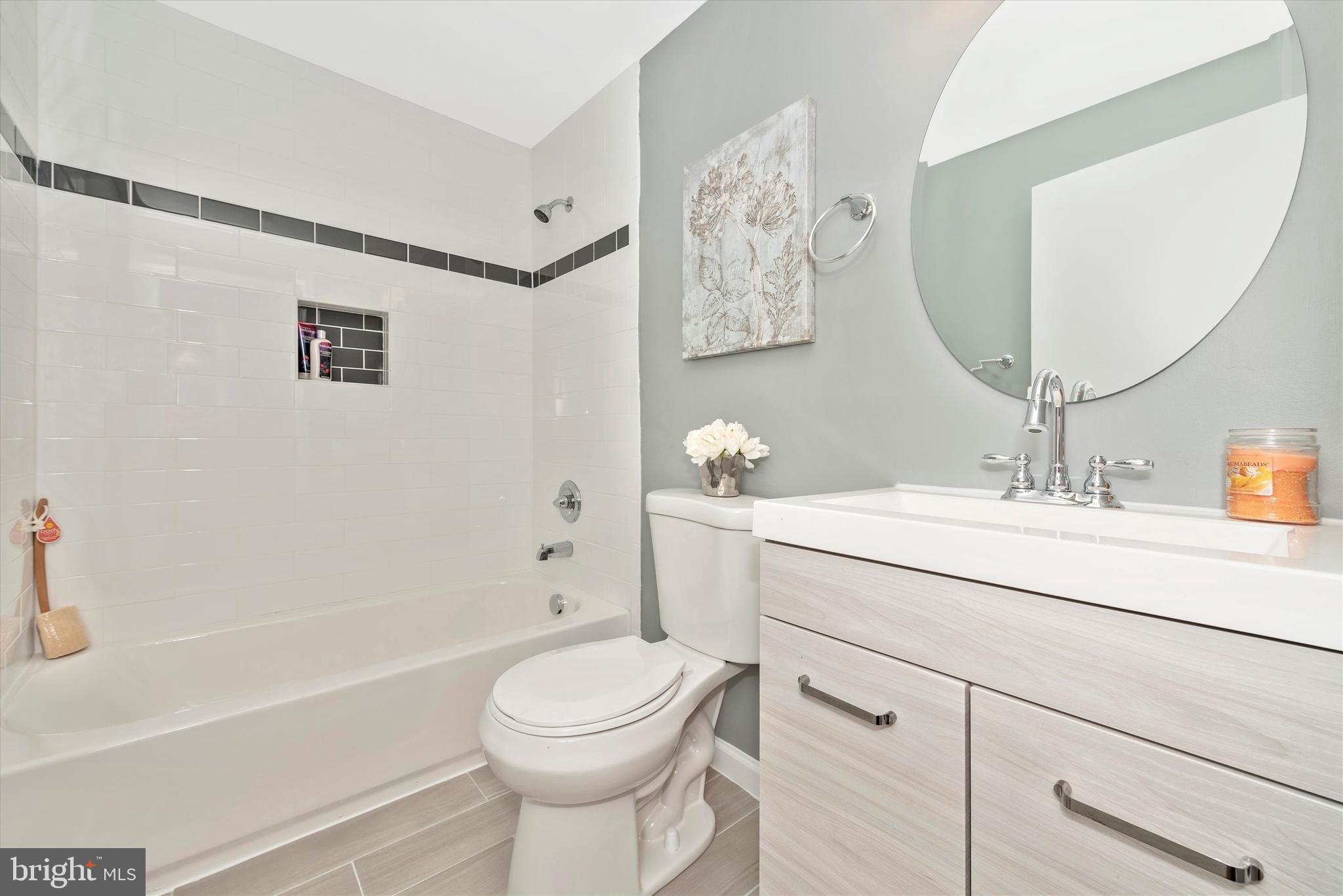 8140 Mapleville Road Mount Airy, MD 21771 - Photo 27 of 43 Full Bathroom-Hallway