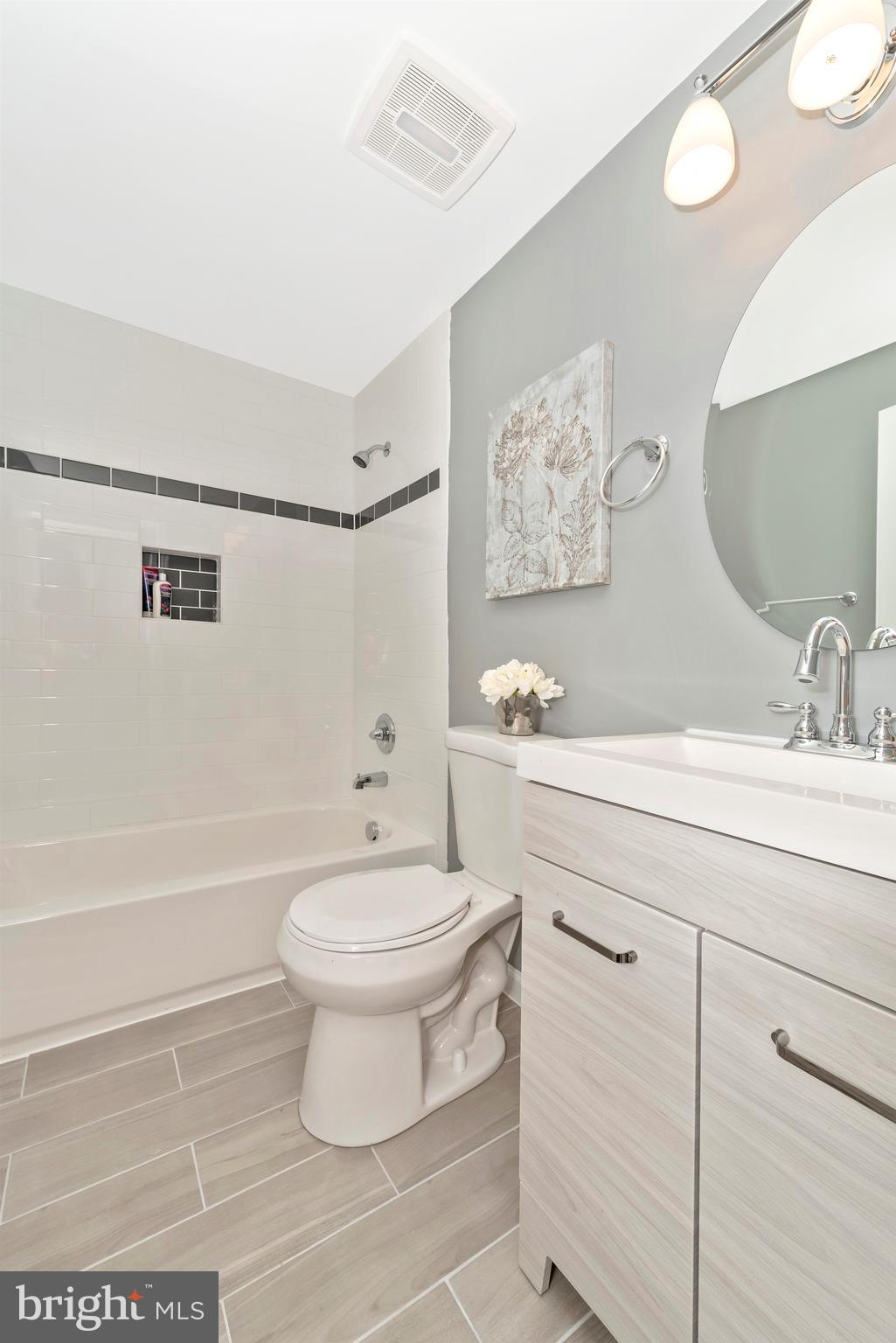 8140 Mapleville Road Mount Airy, MD 21771 - Photo 28 of 43 Full Bathroom-Hallway