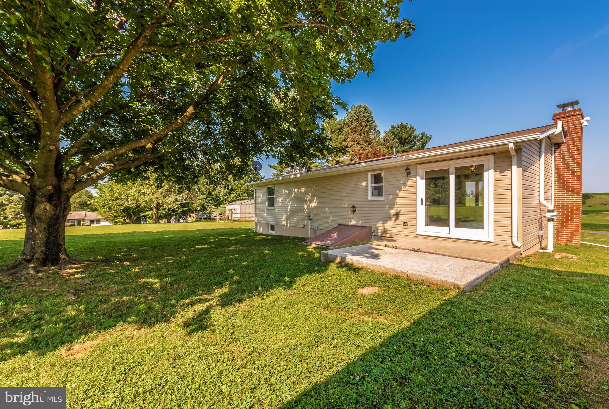 8140 Mapleville Road Mount Airy, MD 21771 - Photo 33 of 43 Exterior Rear