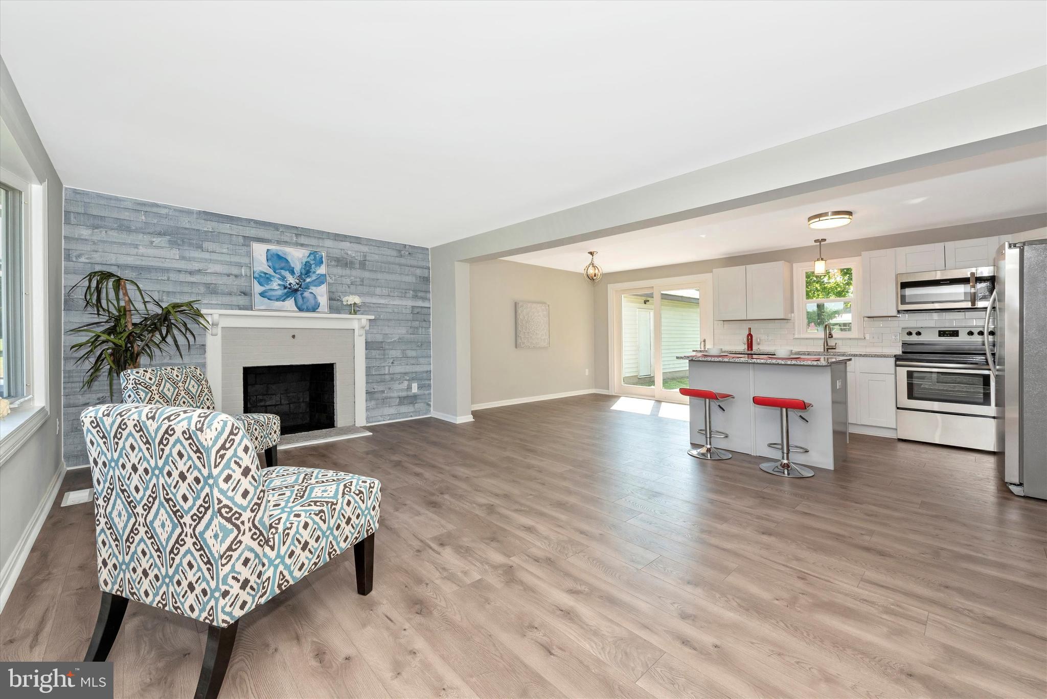 8140 Mapleville Road Mount Airy, MD 21771 - Photo 7 of 43 Living Room